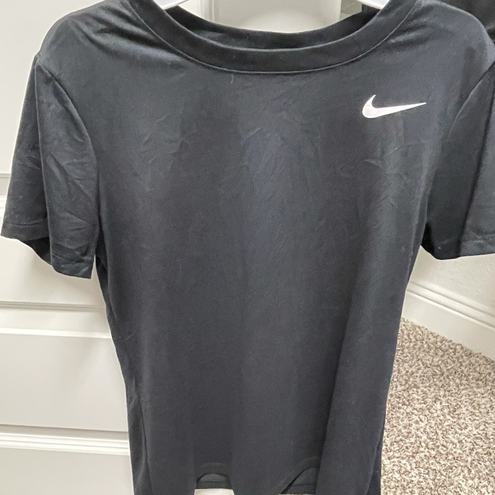 Women’s Nike Dryfit shirt